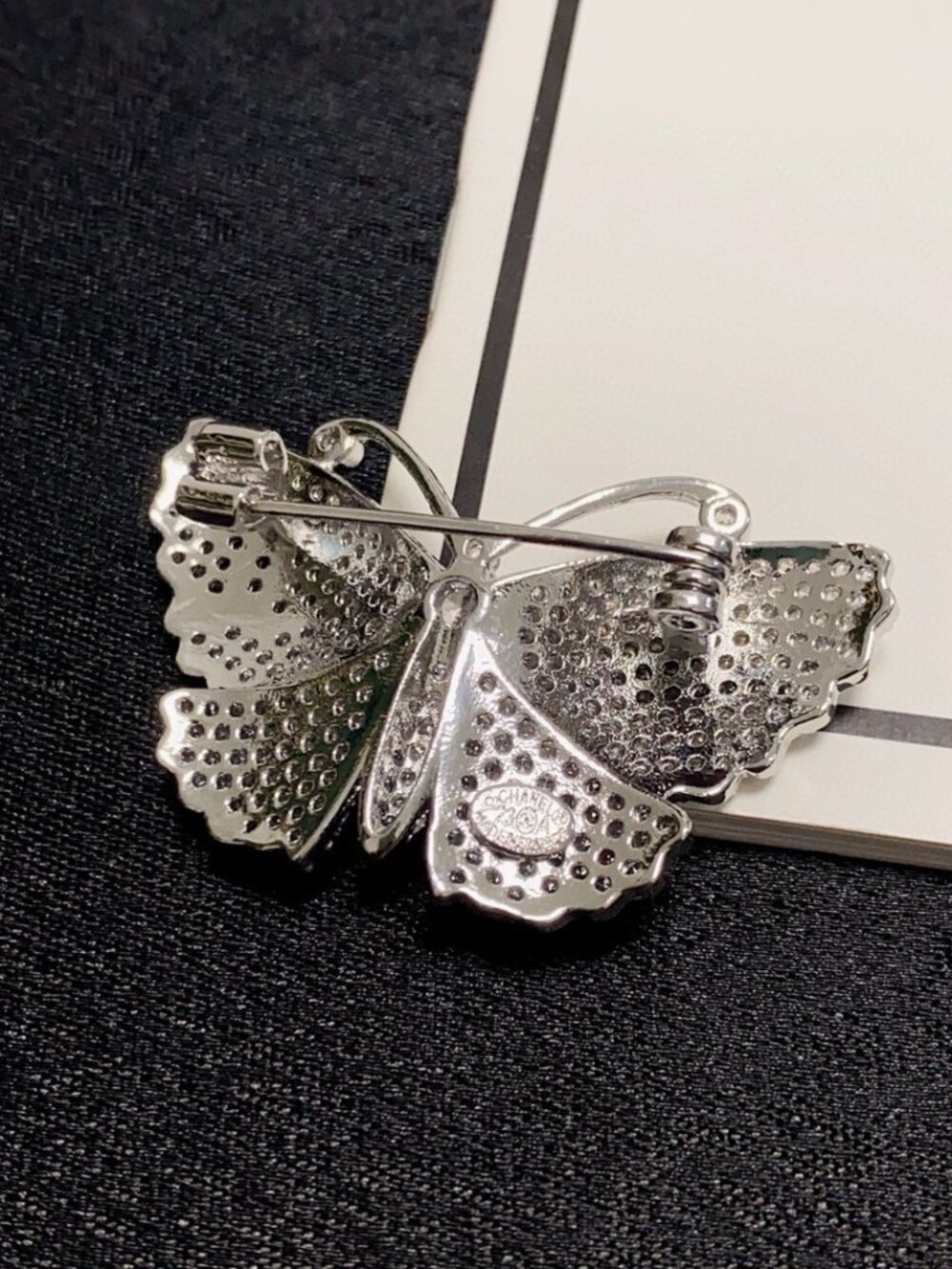 Chanel brooch - Picture 4 of 4